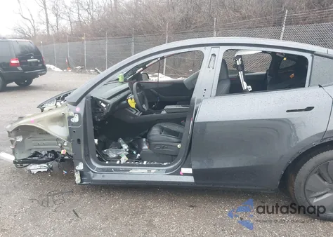 2026 Tesla Model Y Long Range Launch Series/Premium All-Wheel Drive from USA, damaged, VIN 7SAYGDEE8TA459793